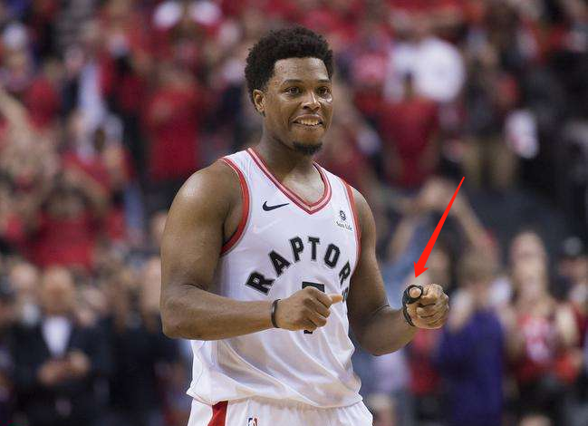 强有力的共 强有力的共