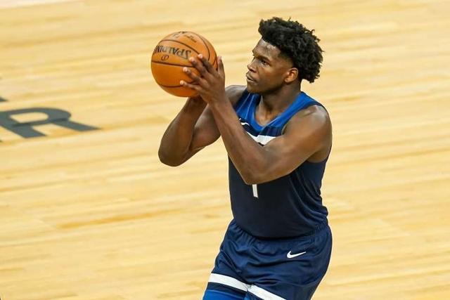 多支车队在 多支车队在